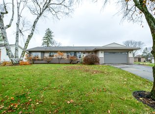 900 Coolidge Rd, Stoughton, WI 53589