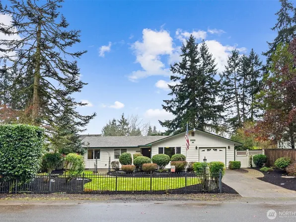 8825 Skokomish Way NE, Olympia, WA 98516