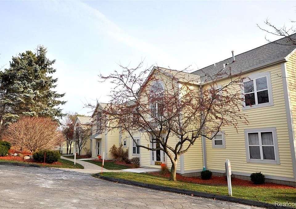 1st image of 2225 S Huron Pkwy APT 4