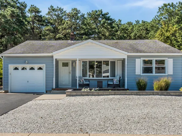 32 Castleton Drive, Toms River, NJ 08757