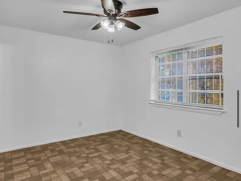 6490 Tumbling Creek Trl — Photo 8