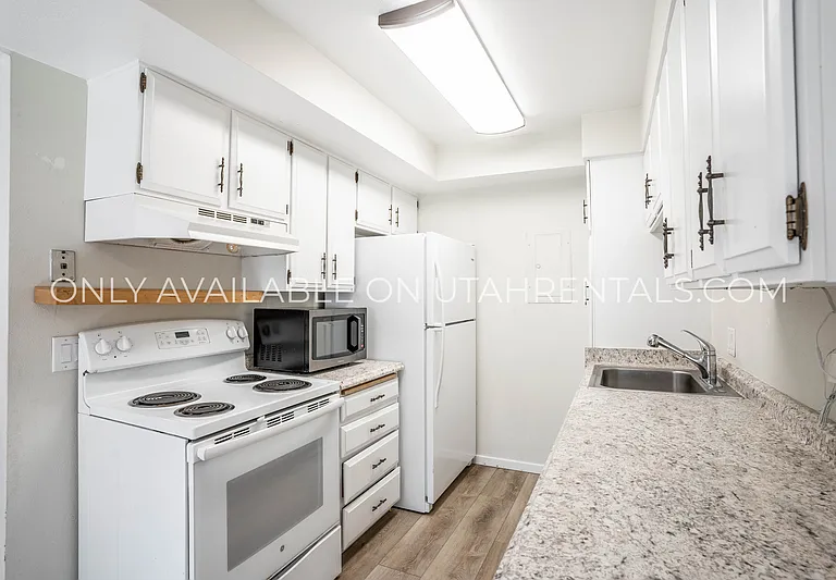 32 E 925 N — Photo 11
