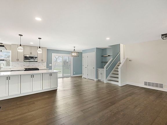3rd image of 1910 Ashley Rd