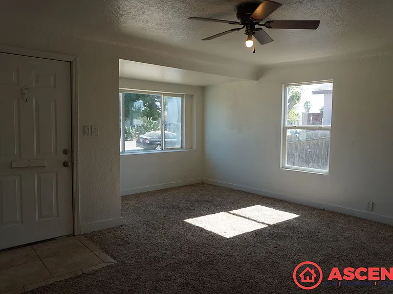 1007 Castaic Ave — Photo 3