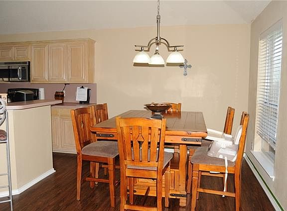 5th image of 332 Mesquite Hill Dr