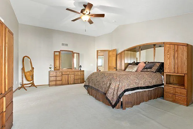 829 Sparrow Hawk Dr — Photo 24