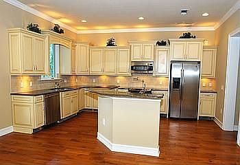 Kitchen- GE Profile Appls, Maple Floors, Kraftmaid Cabinets, Granite