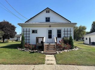 406 N Walnut St, Sumner, IA 50674