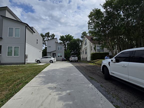 3rd image of 1007 Carolyn Ave