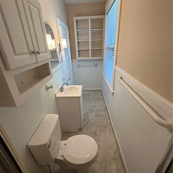 27 W Park Pl #2F — Photo 5