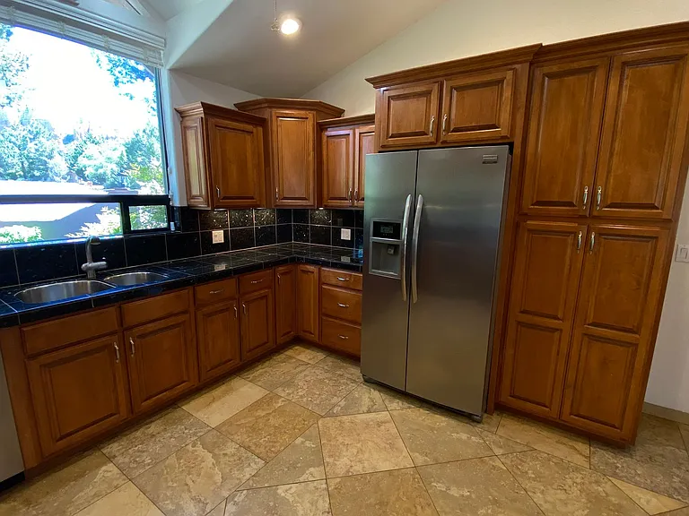 2285 Sanborn Dr — Photo 6