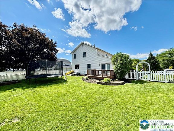 3rd image of 1331 Barrington Dr