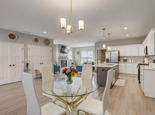 10880 Superior Pl #SM10801, Oak Creek, WI 53154