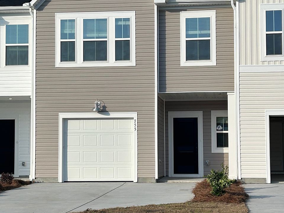 1st image of 755 Ridgley Dr