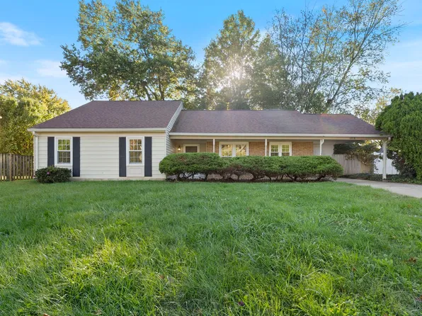 6918 Lodestone Ct, Alexandria, VA 22306