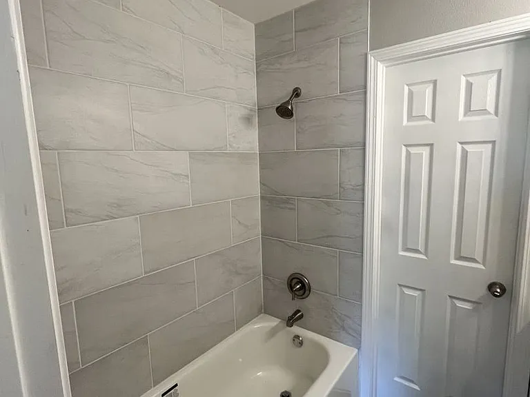 205 W Woodruff — Photo 9