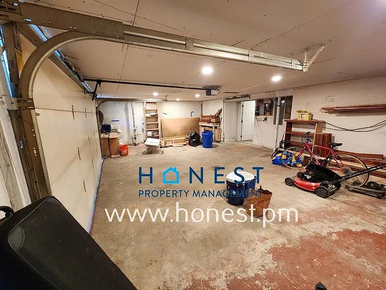 15 Thompson St — Photo 37
