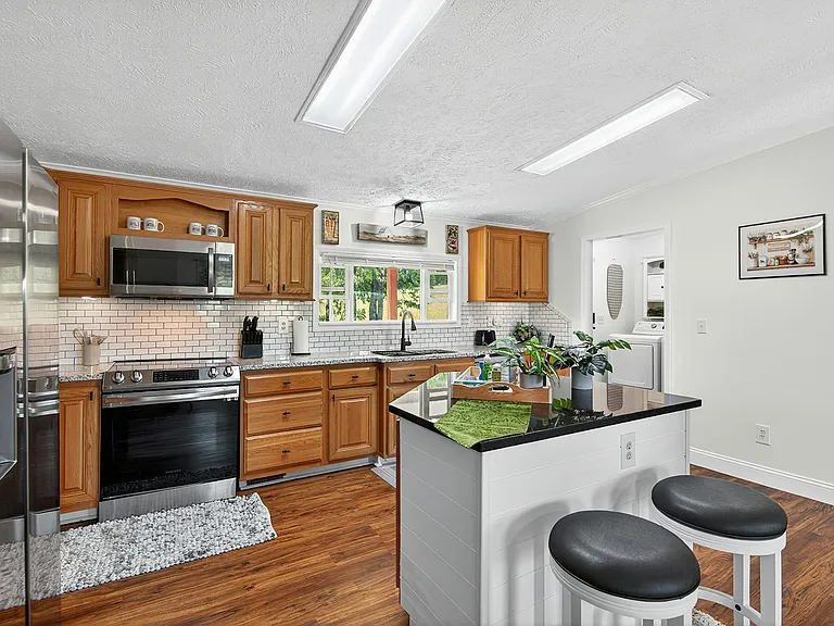 Kitchen with Island