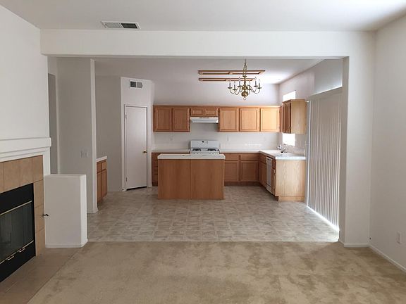 5th image of 13556 Winewood St