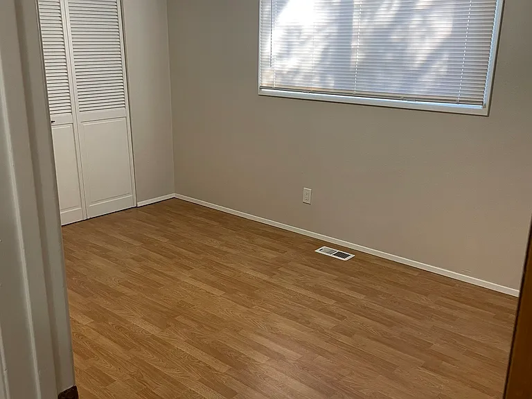 9936 SW 37th Ave — Photo 24