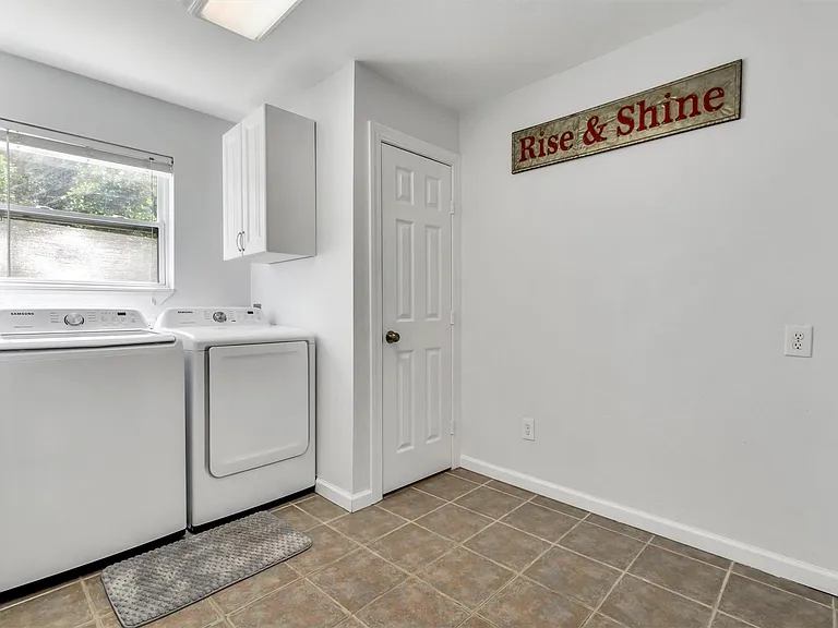 612 Mockingbird Dr — Photo 17