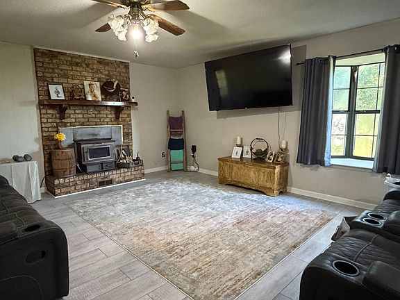 5th image of 220 Columbia Road 454