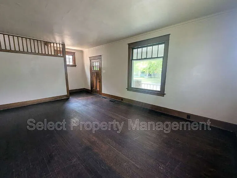 1148 W Packard Ave — Photo 4