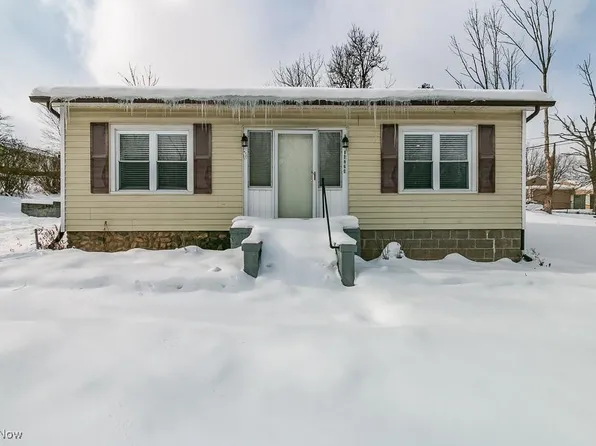 14724 Beechwood Dr, Newbury, OH 44065