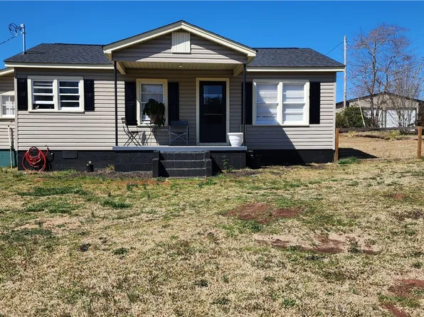 309 Brentwood Dr, Seneca, SC 29678