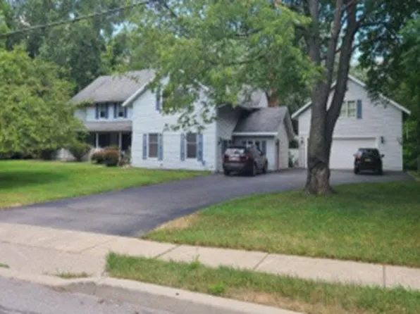 820 Warren Dr, East Aurora, NY 14052