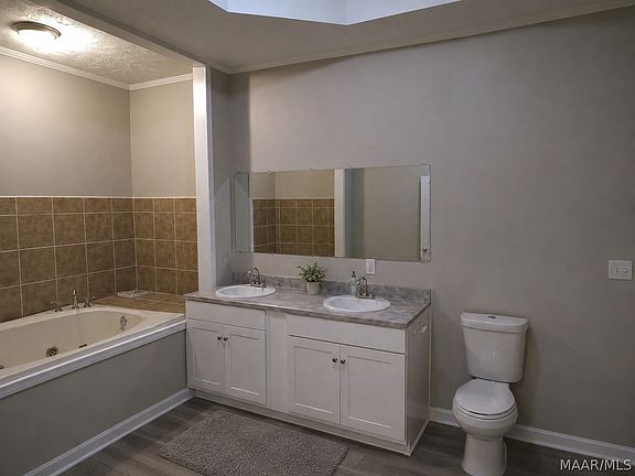 4th image of 206 Davors Dr