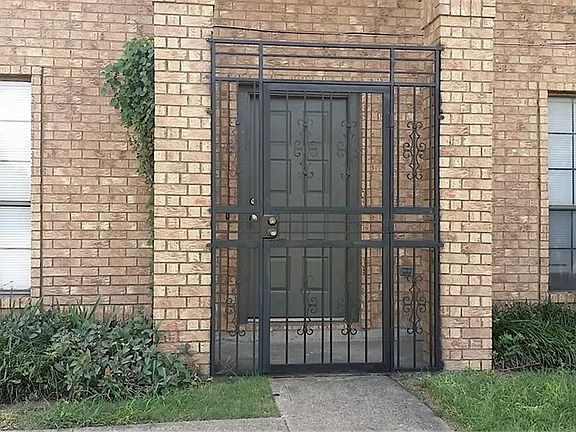 2nd image of 710 Crescent Dr