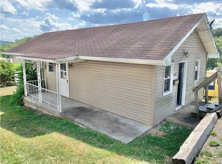 437 1/2 Race St, Waynesburg, PA 15370