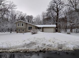 8125 Spring Valley Rd, Waconia, MN 55387