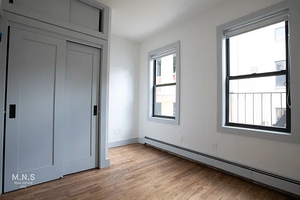 Rented by MNS | media 6