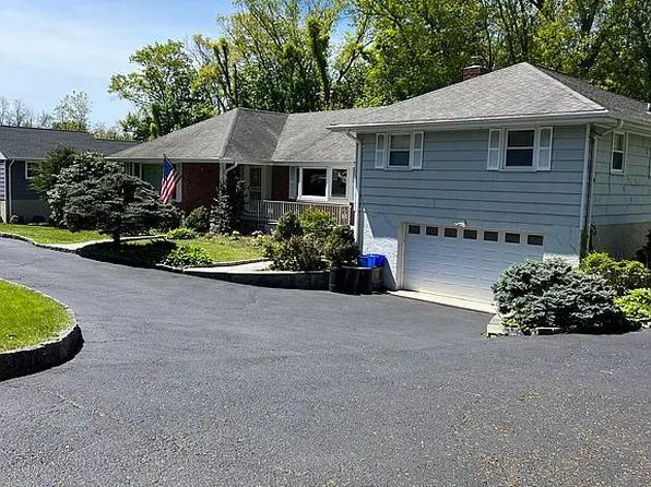 137 Philip Pl, Hawthorne, NY 10532