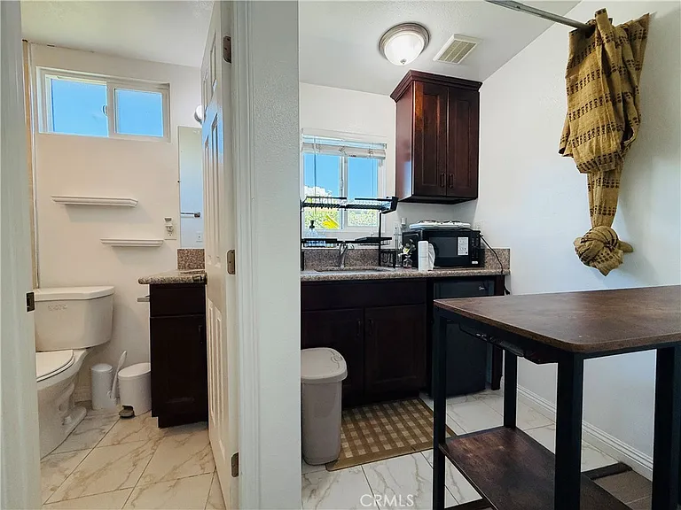 1525 W Houston Ave — Photo 11