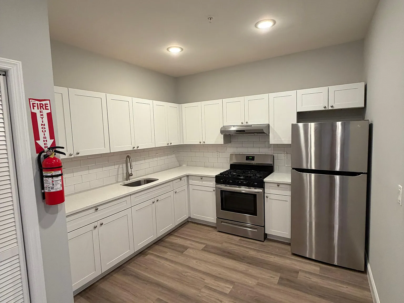2 bed, $1,963 — Photo 2