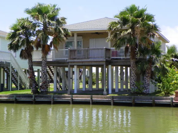 132 Channelview Rd, Rockport, TX 78382