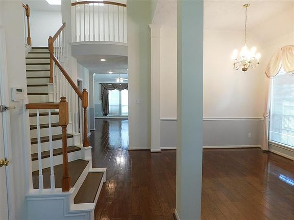 3rd image of 7202 Shadyside Cir