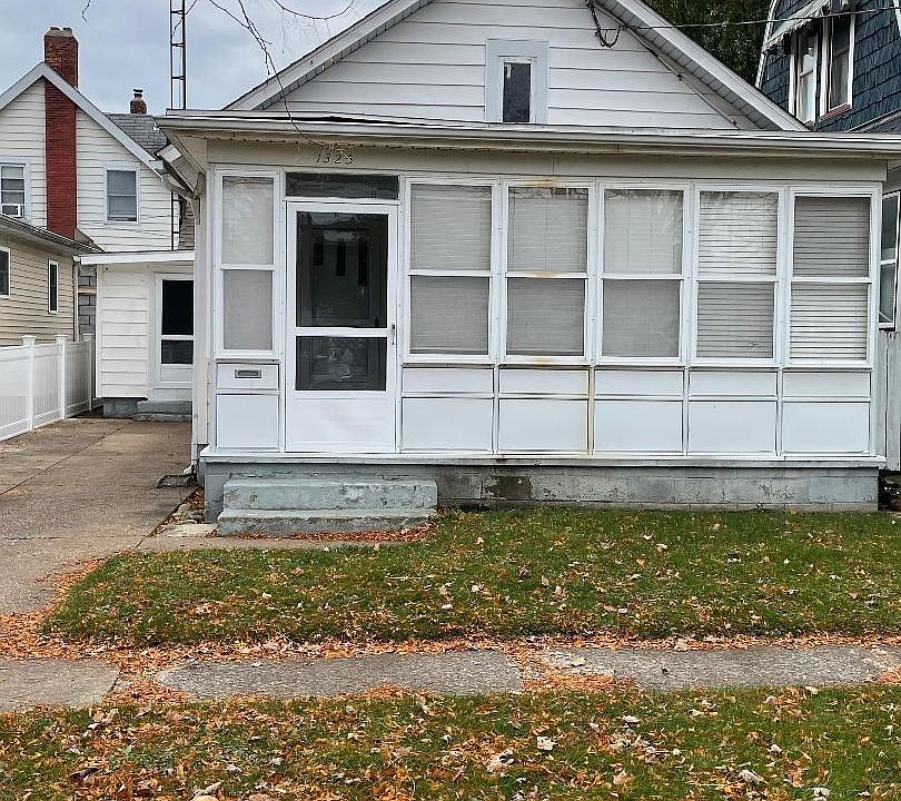 1st image of 1325 Vine St