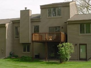 439 Woodgrove Dr, Ann Arbor, MI 48103