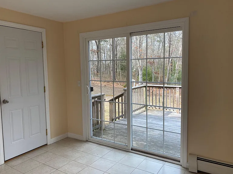 18 Myrtle Ln — Photo 6