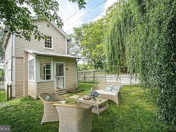 252 Loudoun St SW — Photo 8