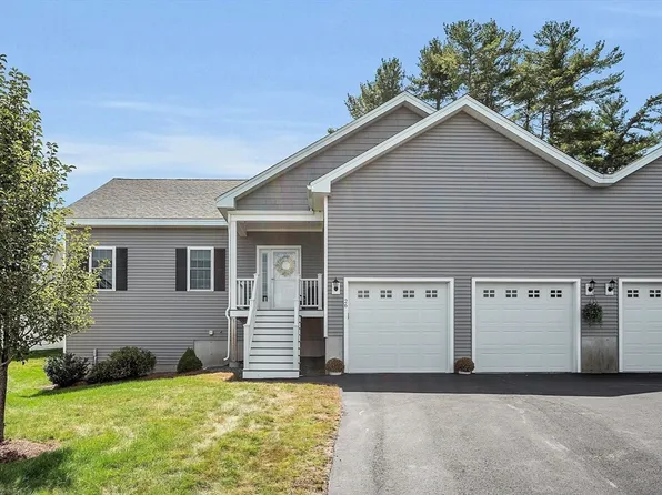 26 Cricket Ln Unit 2, Tyngsboro, MA 01879
