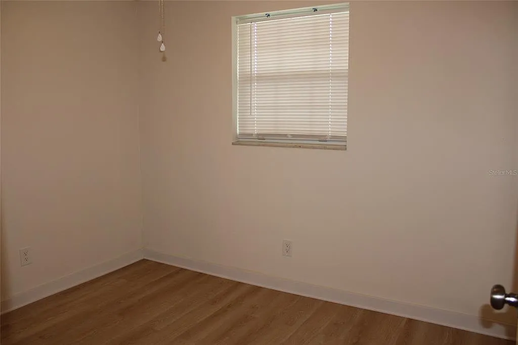 4 bed, 2.0 bath, 1196 sqft, $2,500 — Photo 3