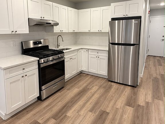 3rd image of 8-10 Godwin Ave #1