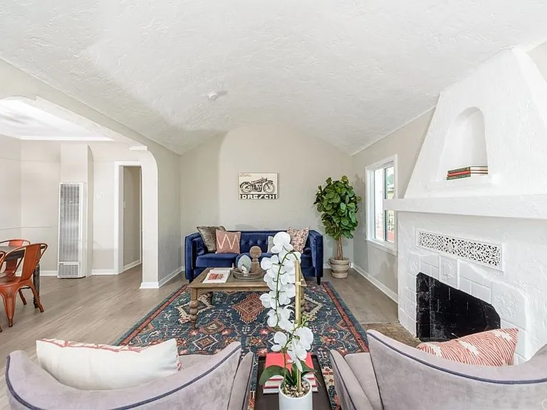7727 S Normandie Ave — Photo 20