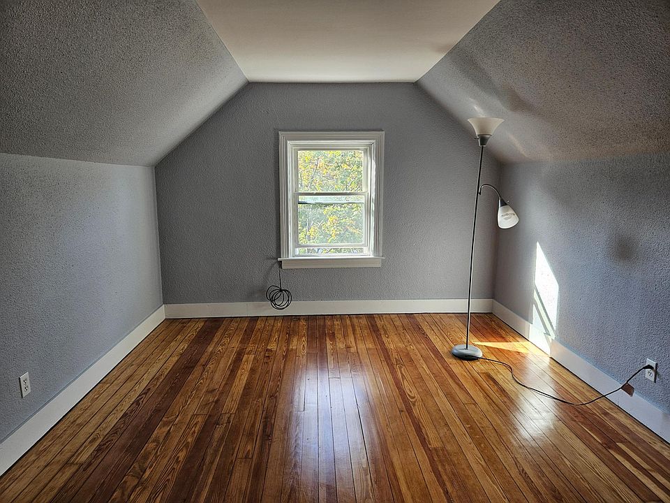1st image of 33 Ferris Ave #3