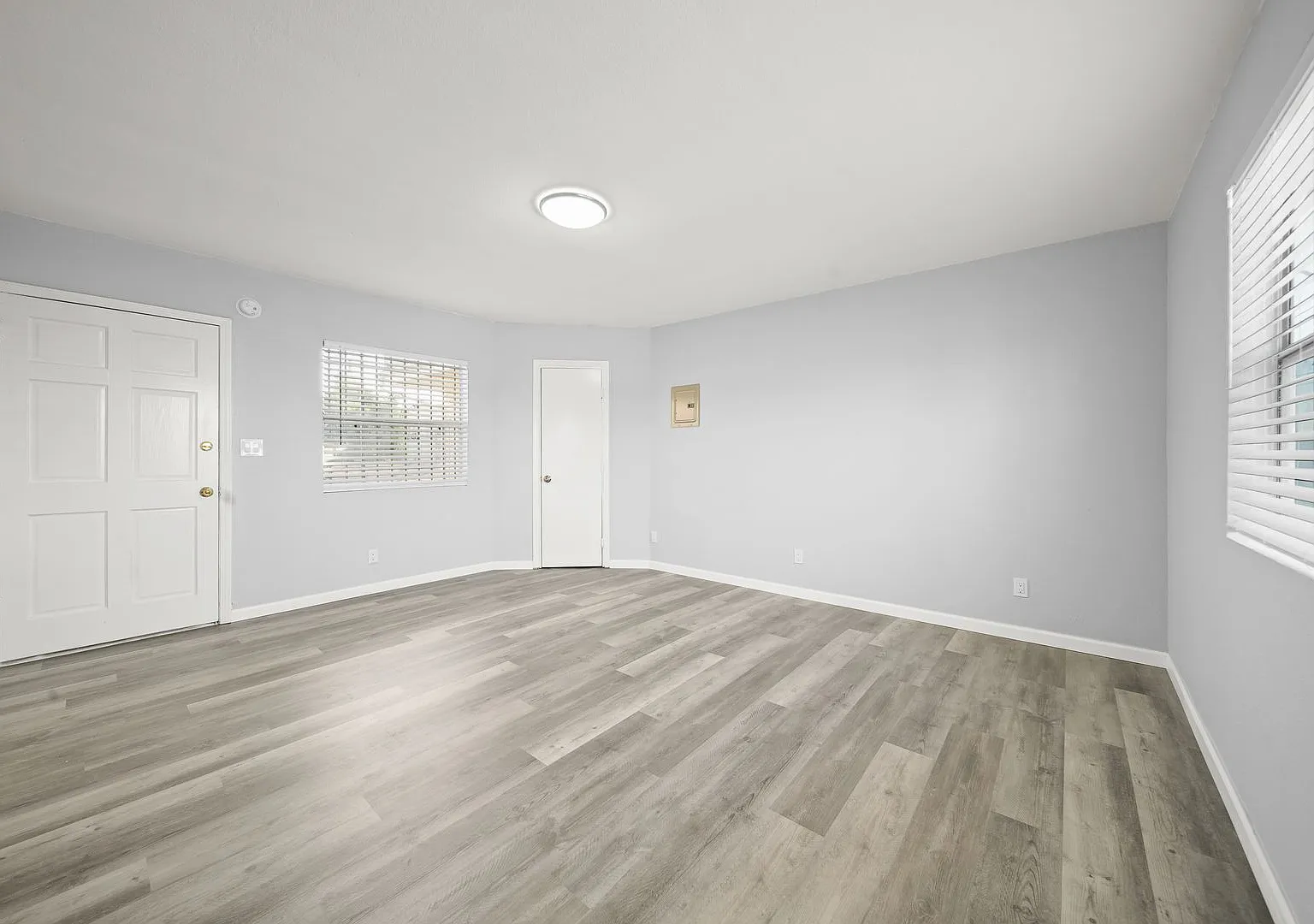 6515-6521 S. Avalon Blvd — Photo 3